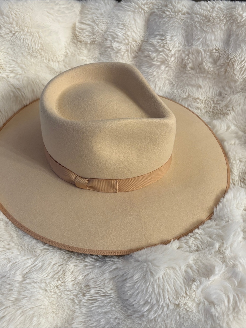 Lack Of Color Wide-Brim Felt Fedora in Beige and Tan